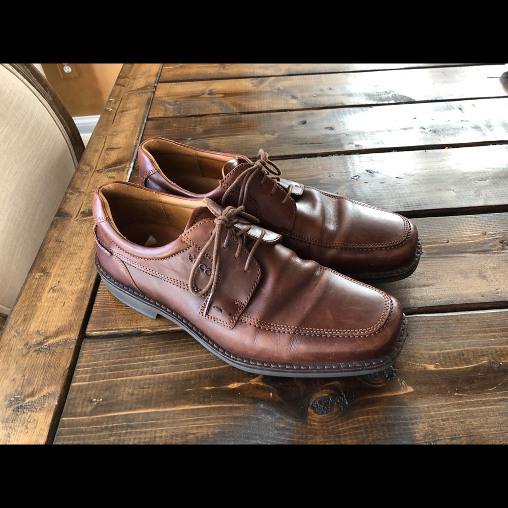 ECCO Brown Oxford Shoe